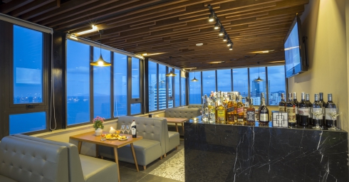 Top 5 Khách Sạn Có Sky Bar Đà Nẵng Đẹp Nhất 